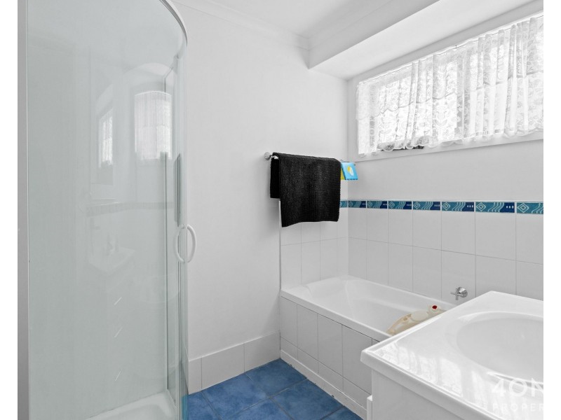 16 Selby Place, Berriedale TAS 7011