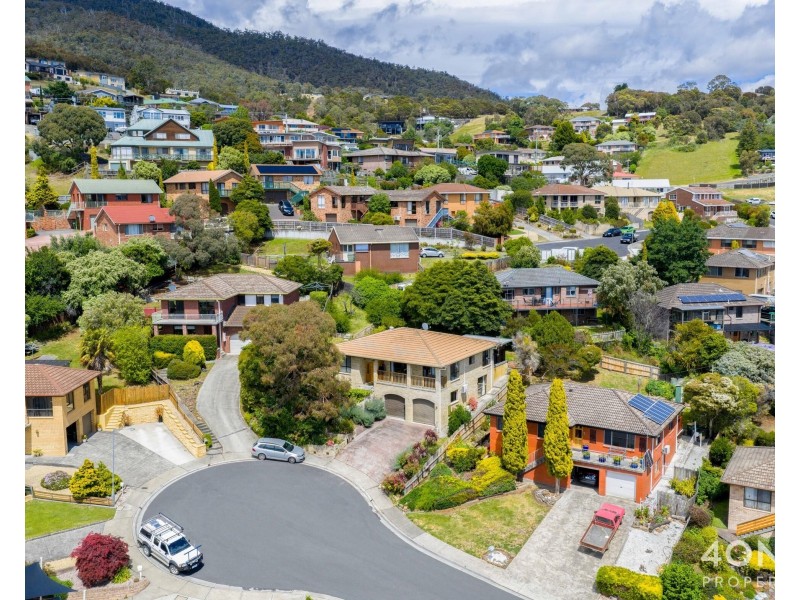 16 Selby Place, Berriedale TAS 7011