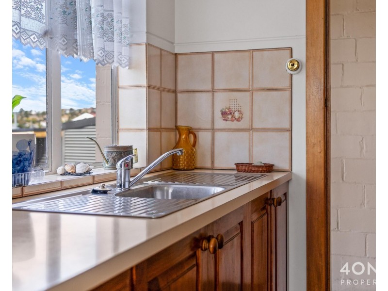 77 Lampton Avenue, Derwent Park TAS 7009