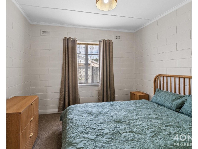 77 Lampton Avenue, Derwent Park TAS 7009