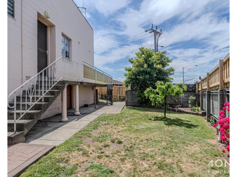 77 Lampton Avenue, Derwent Park TAS 7009