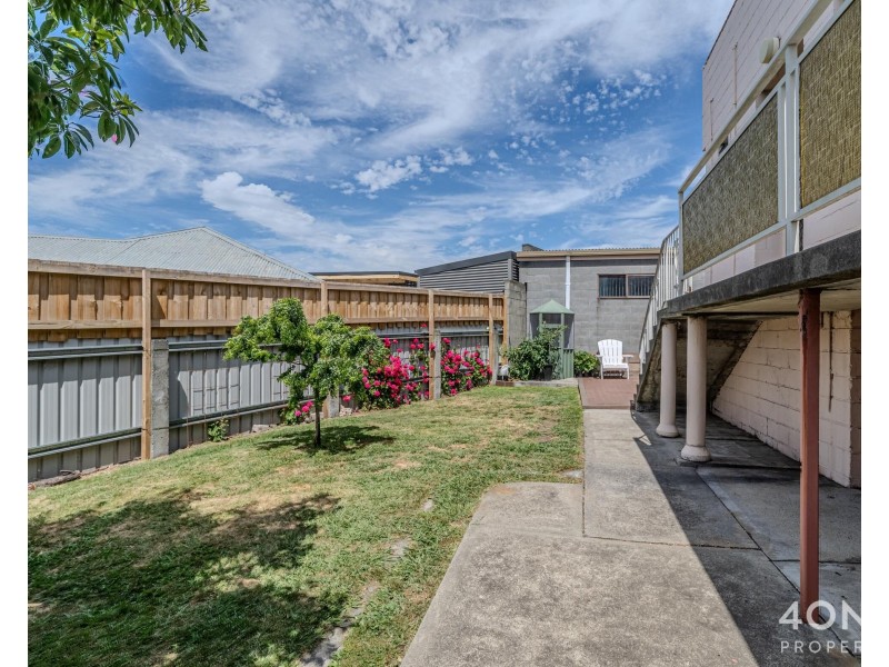 77 Lampton Avenue, Derwent Park TAS 7009