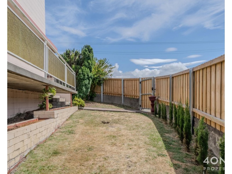 77 Lampton Avenue, Derwent Park TAS 7009