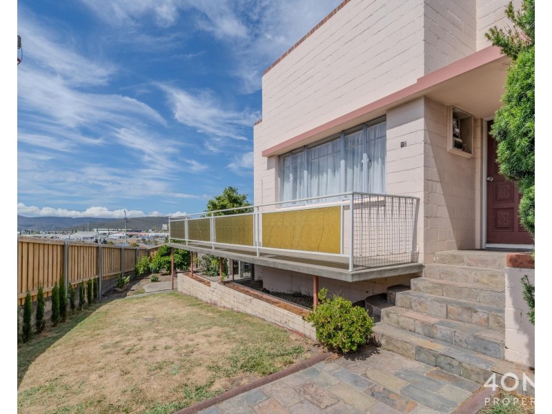 77 Lampton Avenue, Derwent Park TAS 7009