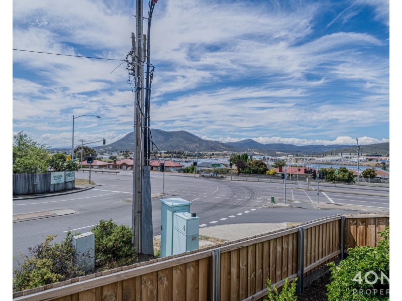 77 Lampton Avenue, Derwent Park TAS 7009