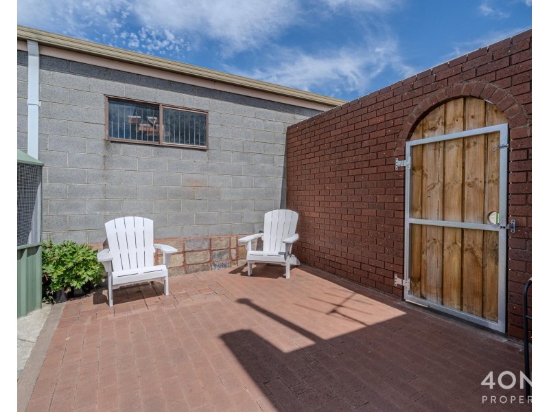 77 Lampton Avenue, Derwent Park TAS 7009