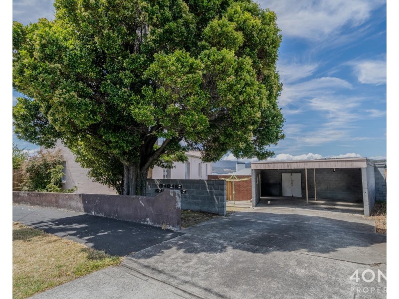 77 Lampton Avenue, Derwent Park TAS 7009