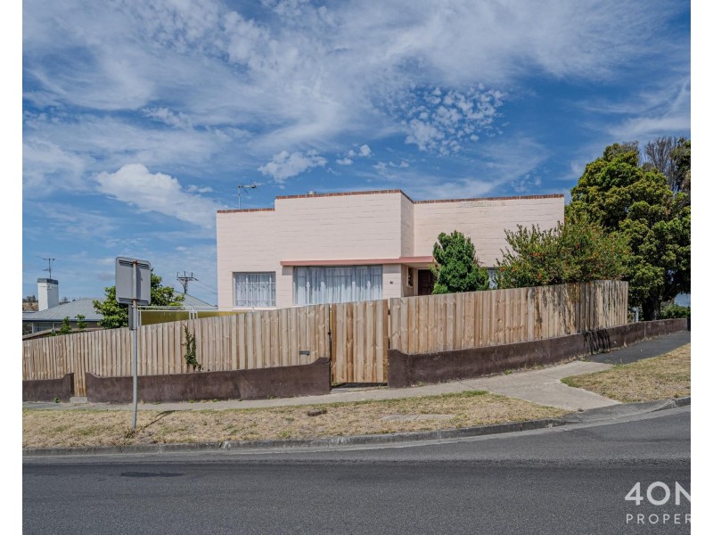 77 Lampton Avenue, Derwent Park TAS 7009