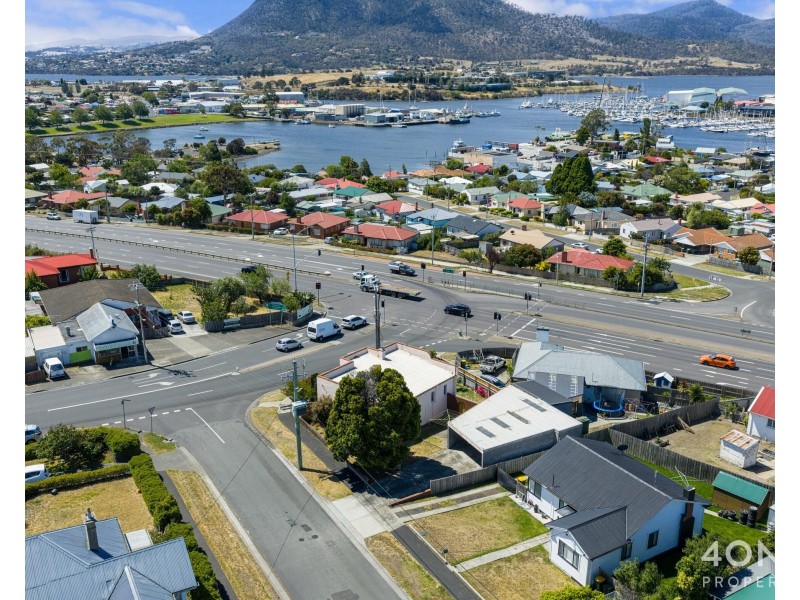 77 Lampton Avenue, Derwent Park TAS 7009