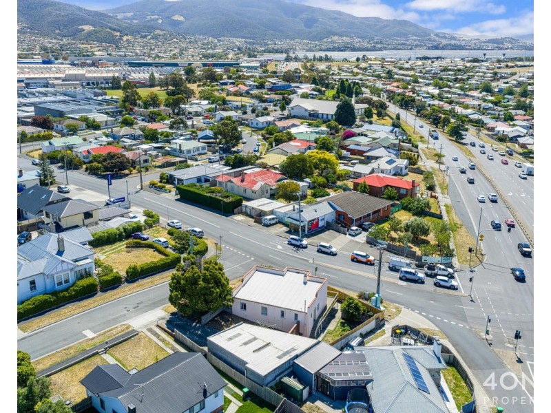 77 Lampton Avenue, Derwent Park TAS 7009