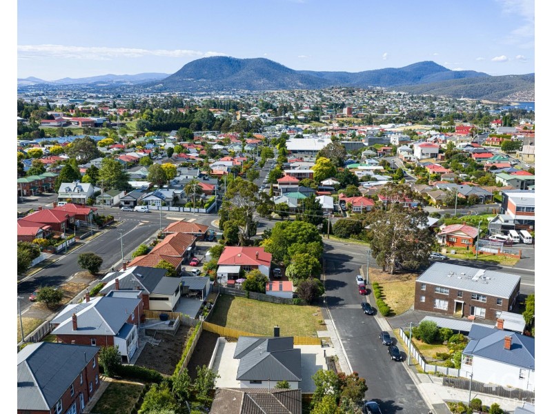 1 Oakley Street, New Town TAS 7008