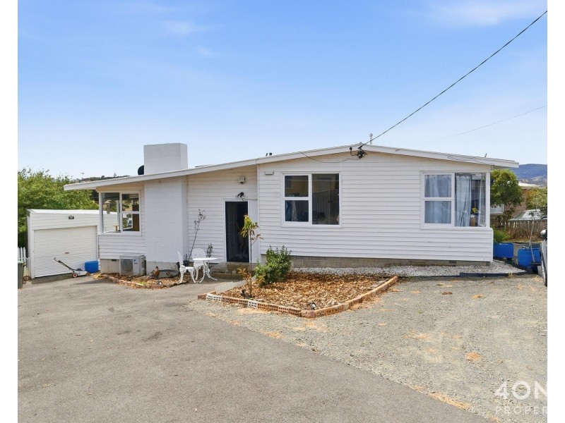 8 Centenary Crescent, Claremont TAS 7011