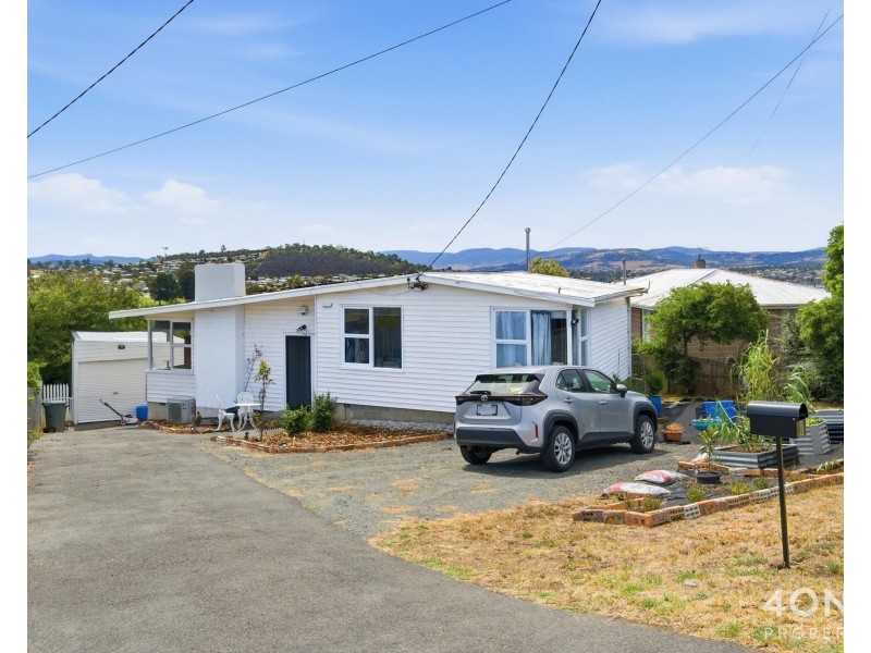 8 Centenary Crescent, Claremont TAS 7011