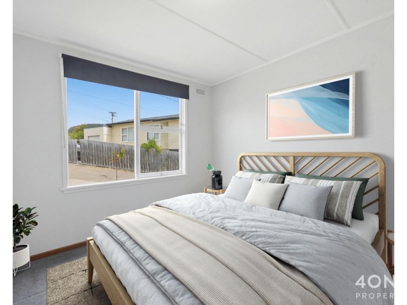 8 Centenary Crescent, Claremont TAS 7011