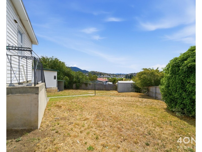 8 Centenary Crescent, Claremont TAS 7011