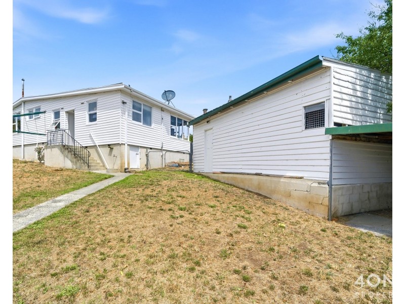 8 Centenary Crescent, Claremont TAS 7011