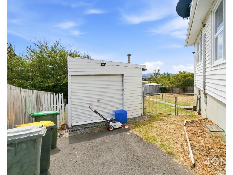 8 Centenary Crescent, Claremont TAS 7011