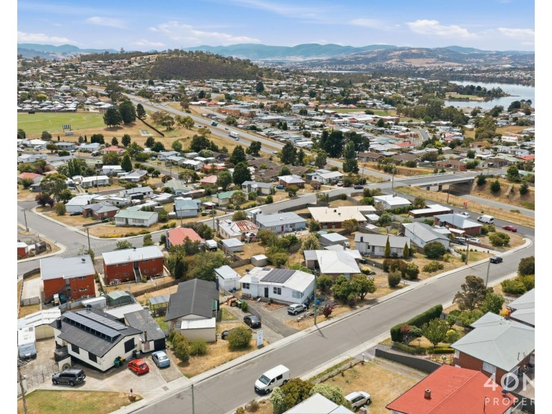 8 Centenary Crescent, Claremont TAS 7011