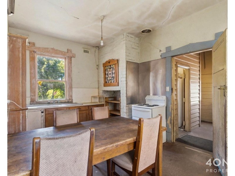 15 Hilton Road, Claremont TAS 7011