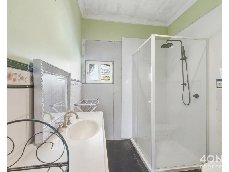 15 Hilton Road, Claremont TAS 7011