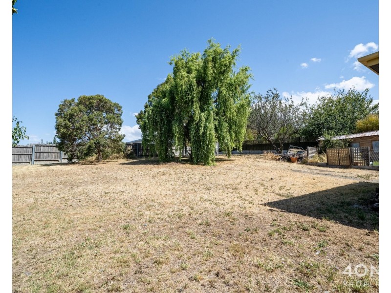 15 Hilton Road, Claremont TAS 7011
