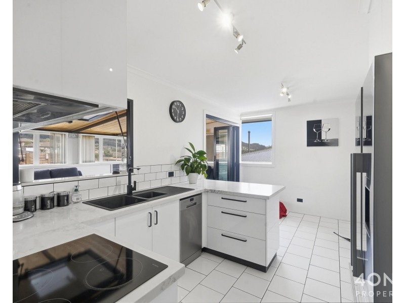 44 Centenary Crescent, Claremont TAS 7011