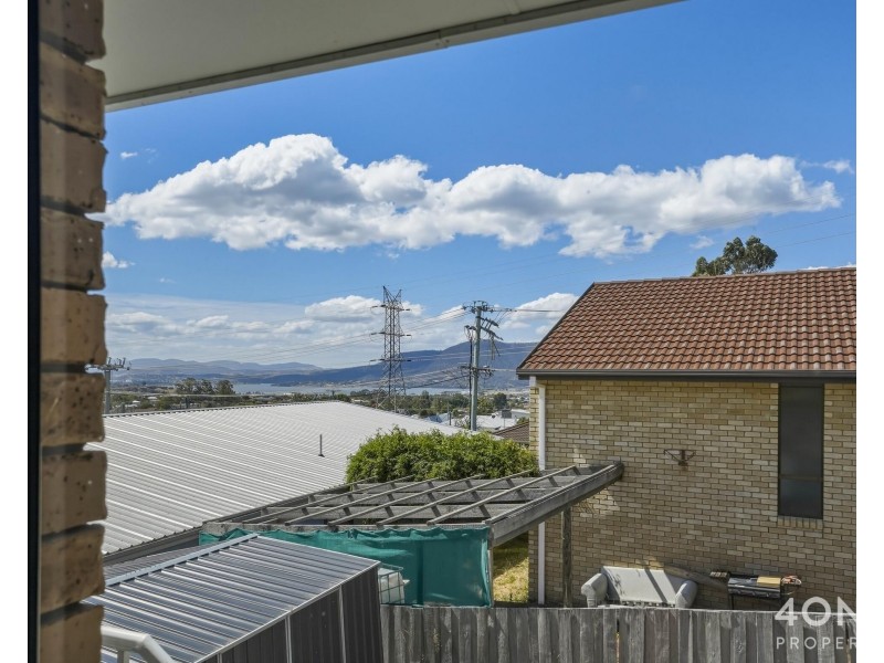 2/4 Bosco Drive, Glenorchy TAS 7010