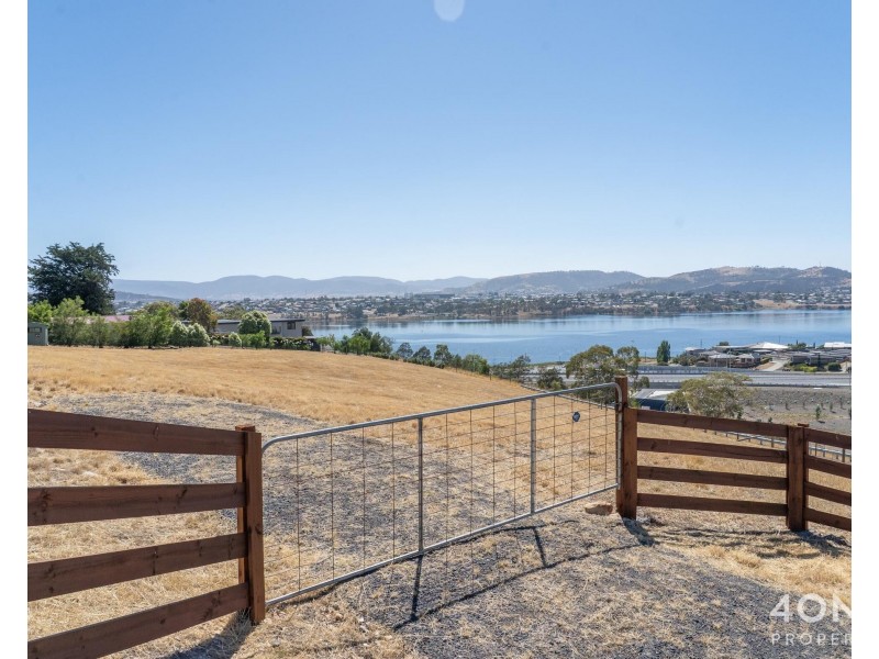 13 Dickenson Drive, Granton TAS 7030