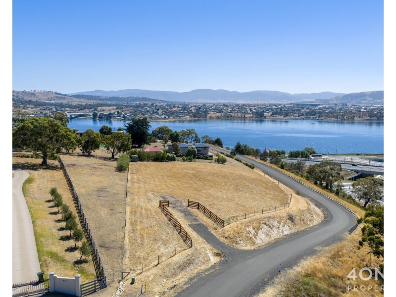 13 Dickenson Drive, Granton TAS 7030