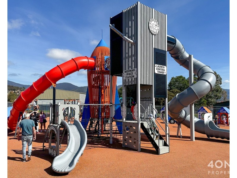 2/10 Charles Street, Moonah TAS 7009