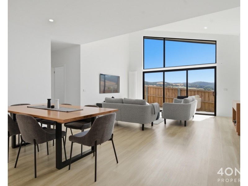 1/40 Emerald Drive, Rokeby TAS 7019