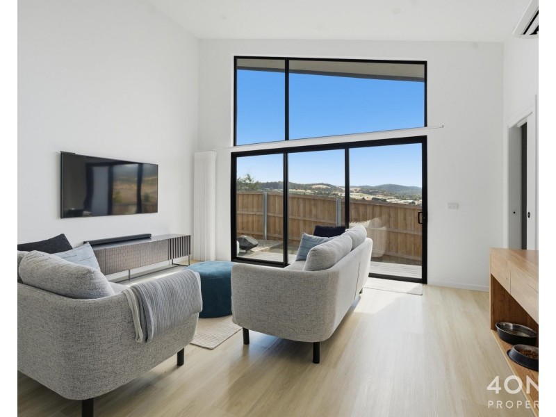 1/40 Emerald Drive, Rokeby TAS 7019