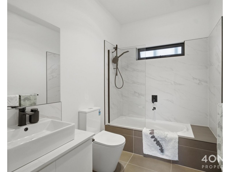 1/40 Emerald Drive, Rokeby TAS 7019