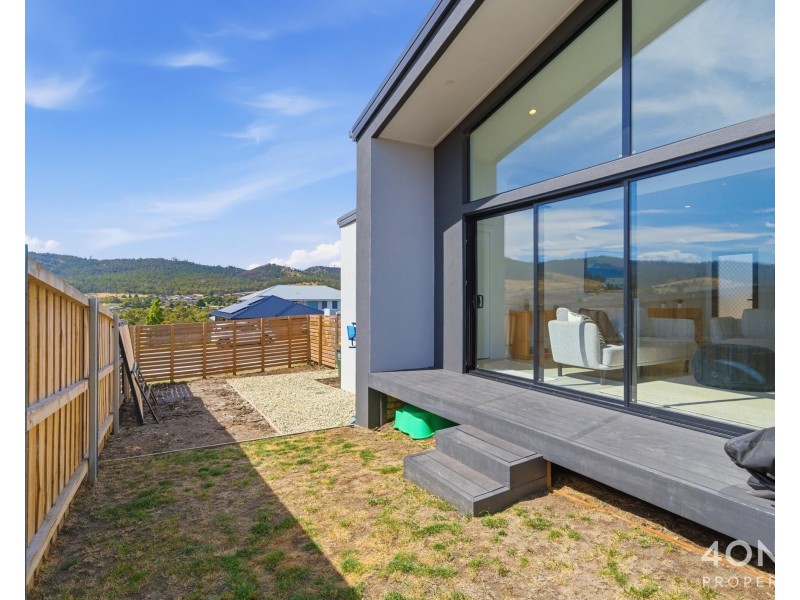 1/40 Emerald Drive, Rokeby TAS 7019