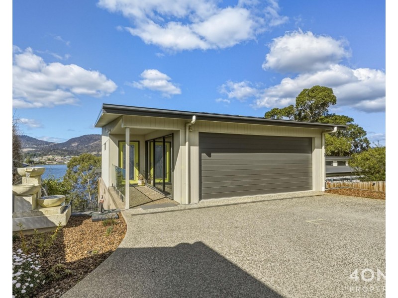 17 Wendourie Parade, Austins Ferry TAS 7011