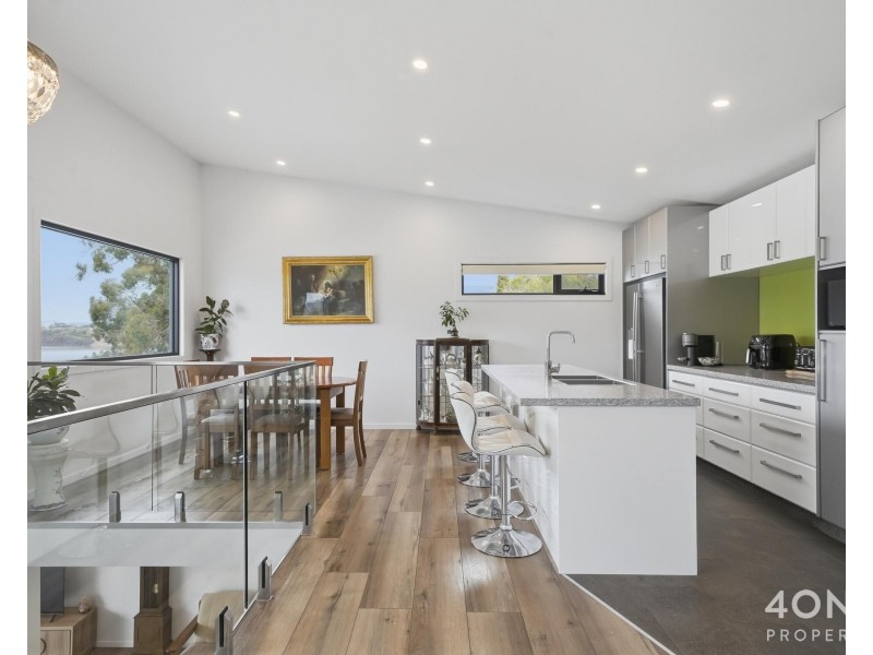 17 Wendourie Parade, Austins Ferry TAS 7011