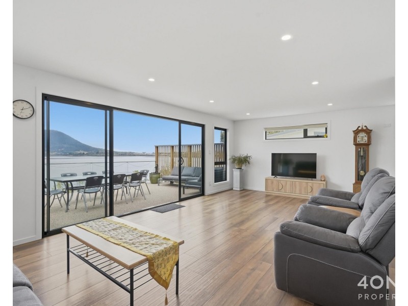 17 Wendourie Parade, Austins Ferry TAS 7011