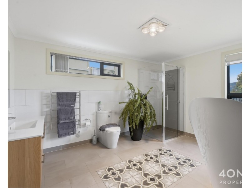 17 Wendourie Parade, Austins Ferry TAS 7011