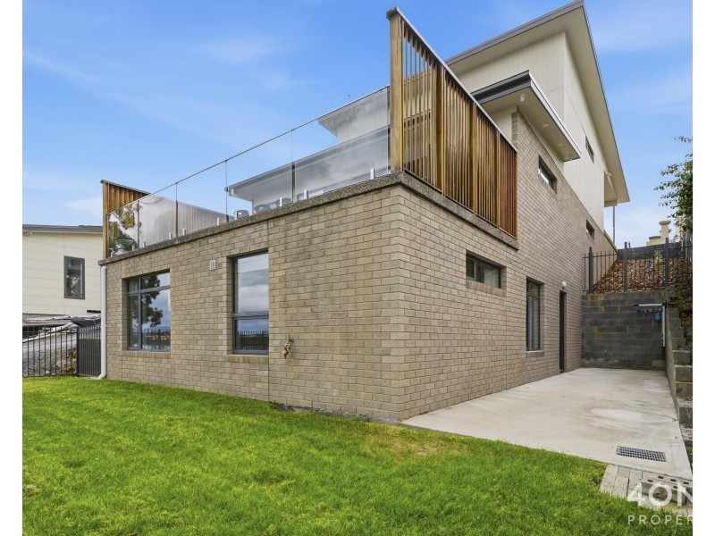 17 Wendourie Parade, Austins Ferry TAS 7011