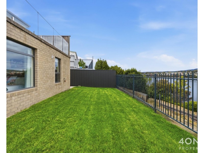 17 Wendourie Parade, Austins Ferry TAS 7011