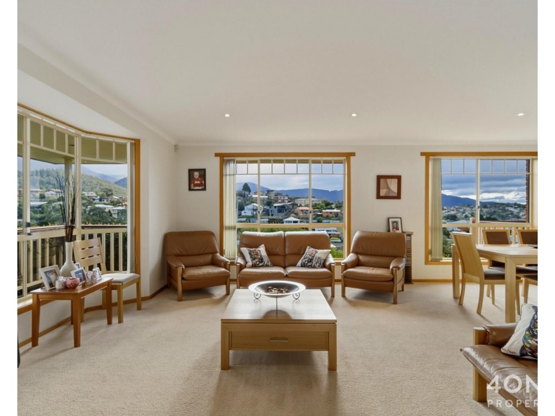 68 Rosehill Crescent, Lenah Valley TAS 7008