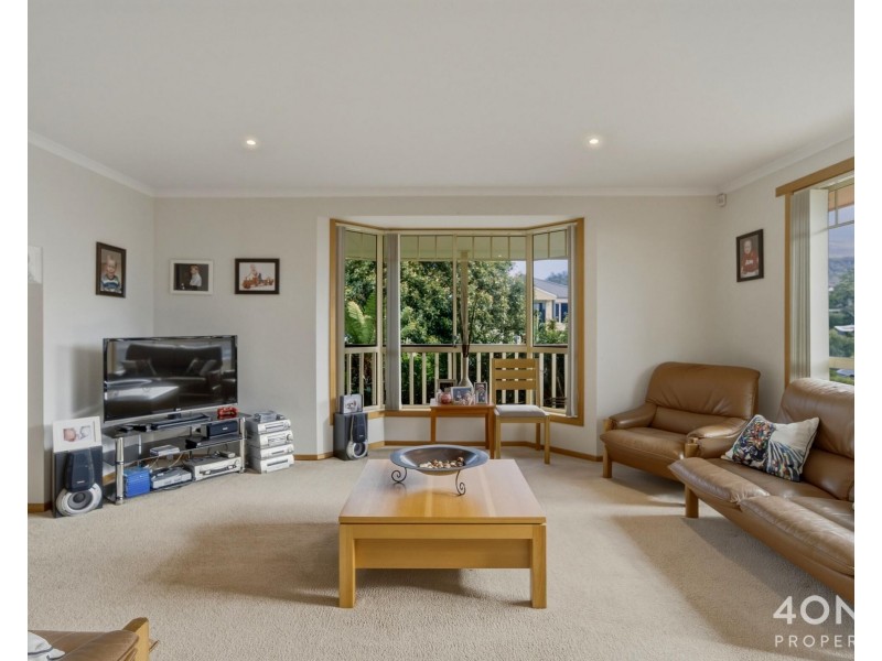68 Rosehill Crescent, Lenah Valley TAS 7008