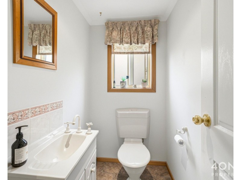 68 Rosehill Crescent, Lenah Valley TAS 7008