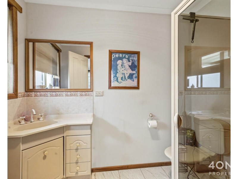 68 Rosehill Crescent, Lenah Valley TAS 7008
