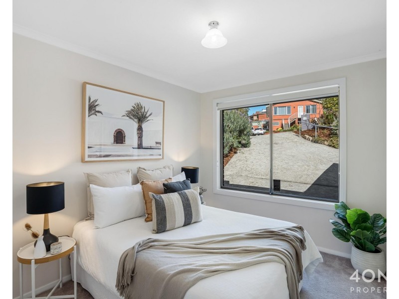 18 Chandos Drive, Berriedale TAS 7011