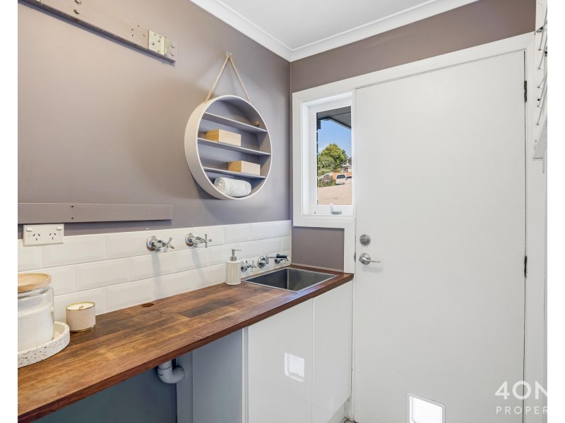 18 Chandos Drive, Berriedale TAS 7011