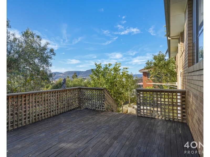 18 Chandos Drive, Berriedale TAS 7011