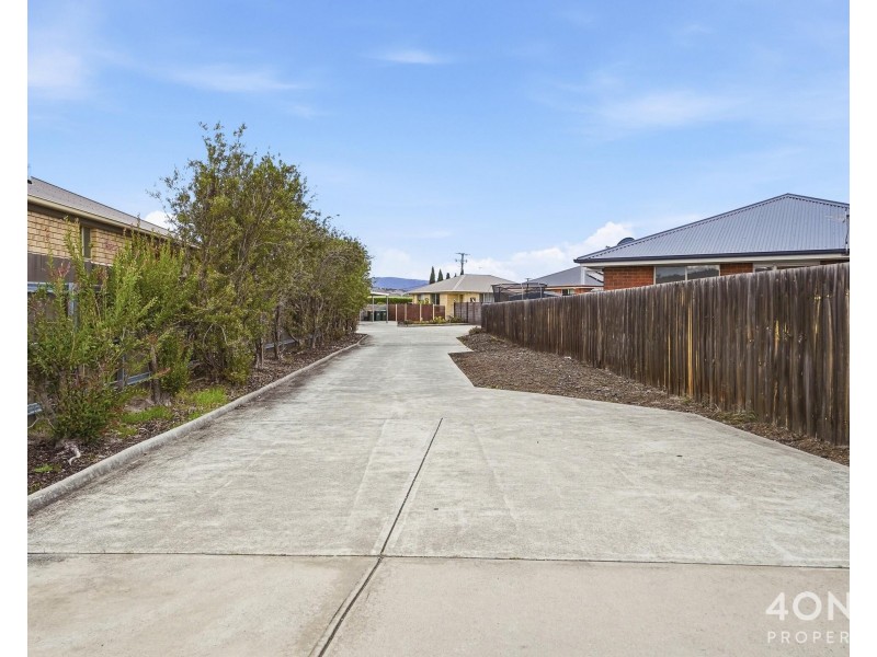 1/11 Peronne Court, Brighton TAS 7030