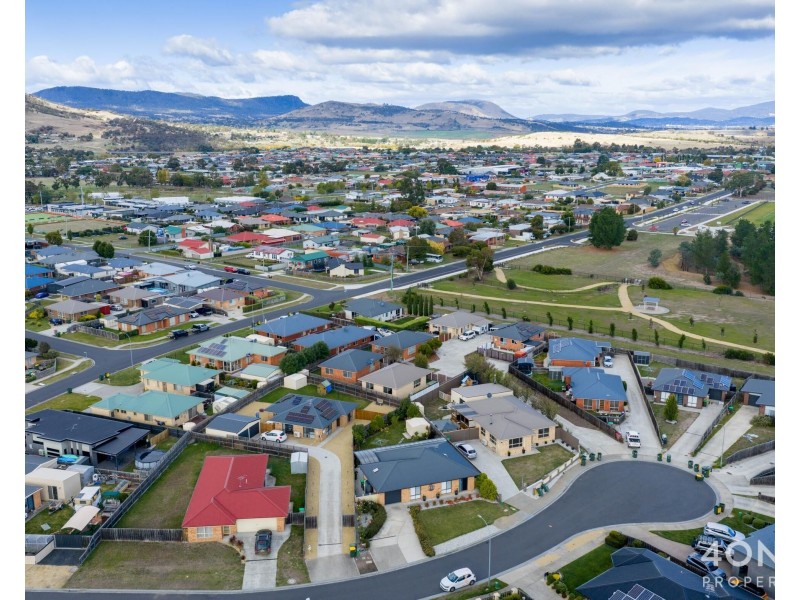 1/11 Peronne Court, Brighton TAS 7030