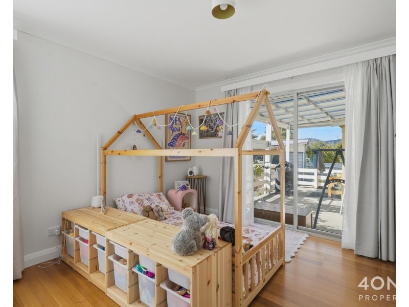 16 Leighland Road, Claremont TAS 7011